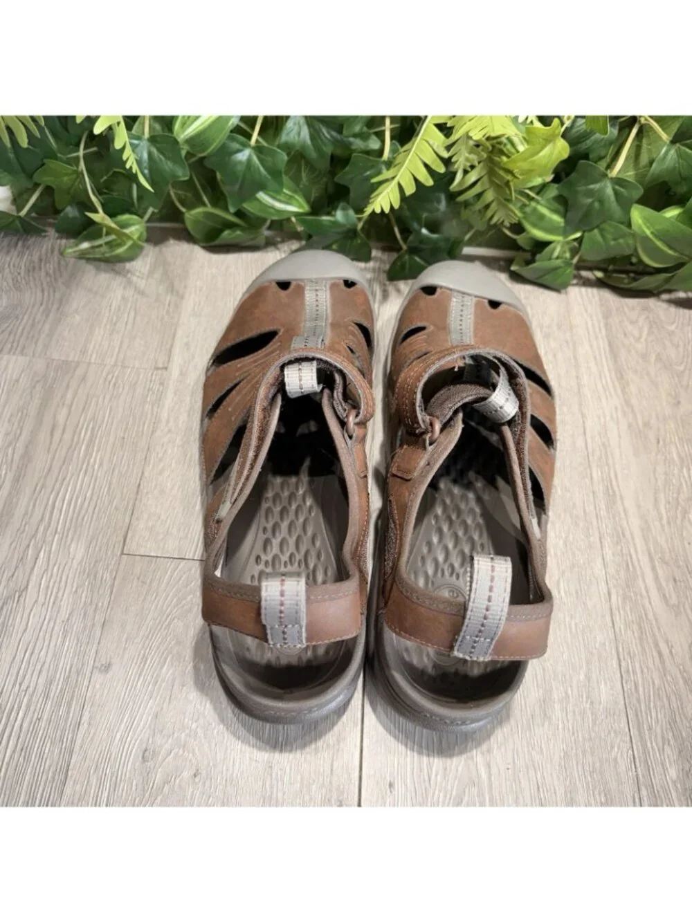 Crocs Yukon Fisherman Sandals Men’s size 12 brown gray rubber